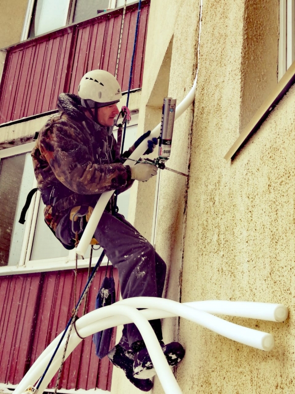 Герметизация и заделка межпанельных швов